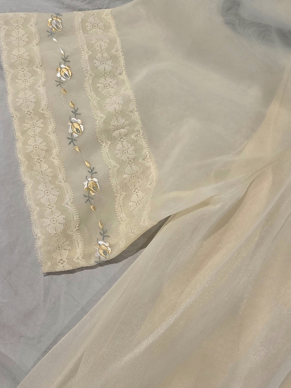 Vintage Peignoir Set By Shadowline Small Buttery Yellow. - Picture 5 of 10